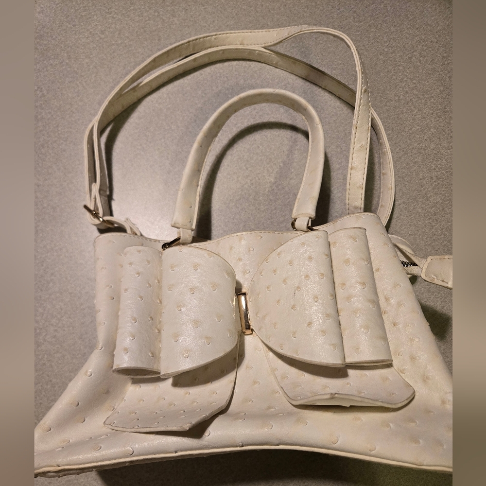 Elegant Off-White Bow Handbag